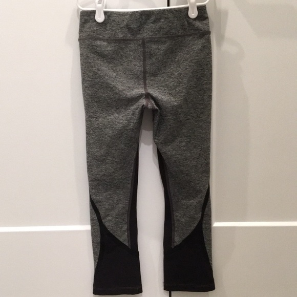 The North Face Dynamix Capri Leggings - Picture 6 of 8